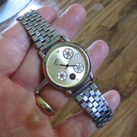 Men's GENEVA Gold Face Silver Comfort Stretch Clasp Band Quartz Watch - Picture 1 of 9